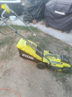 Location : tondeuse Location : tondeuse