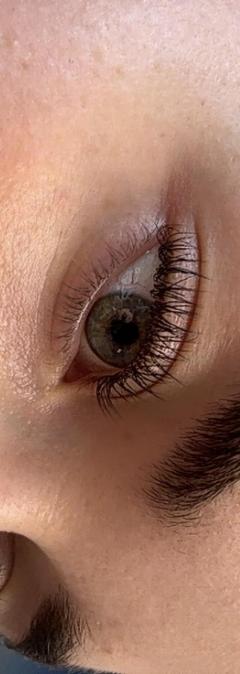 Service : extension de cils Service : extension de cils