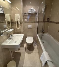 Location : autre Location : autre