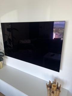 Location : television Location : television