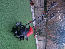 Location : motobineuse Location : motobineuse