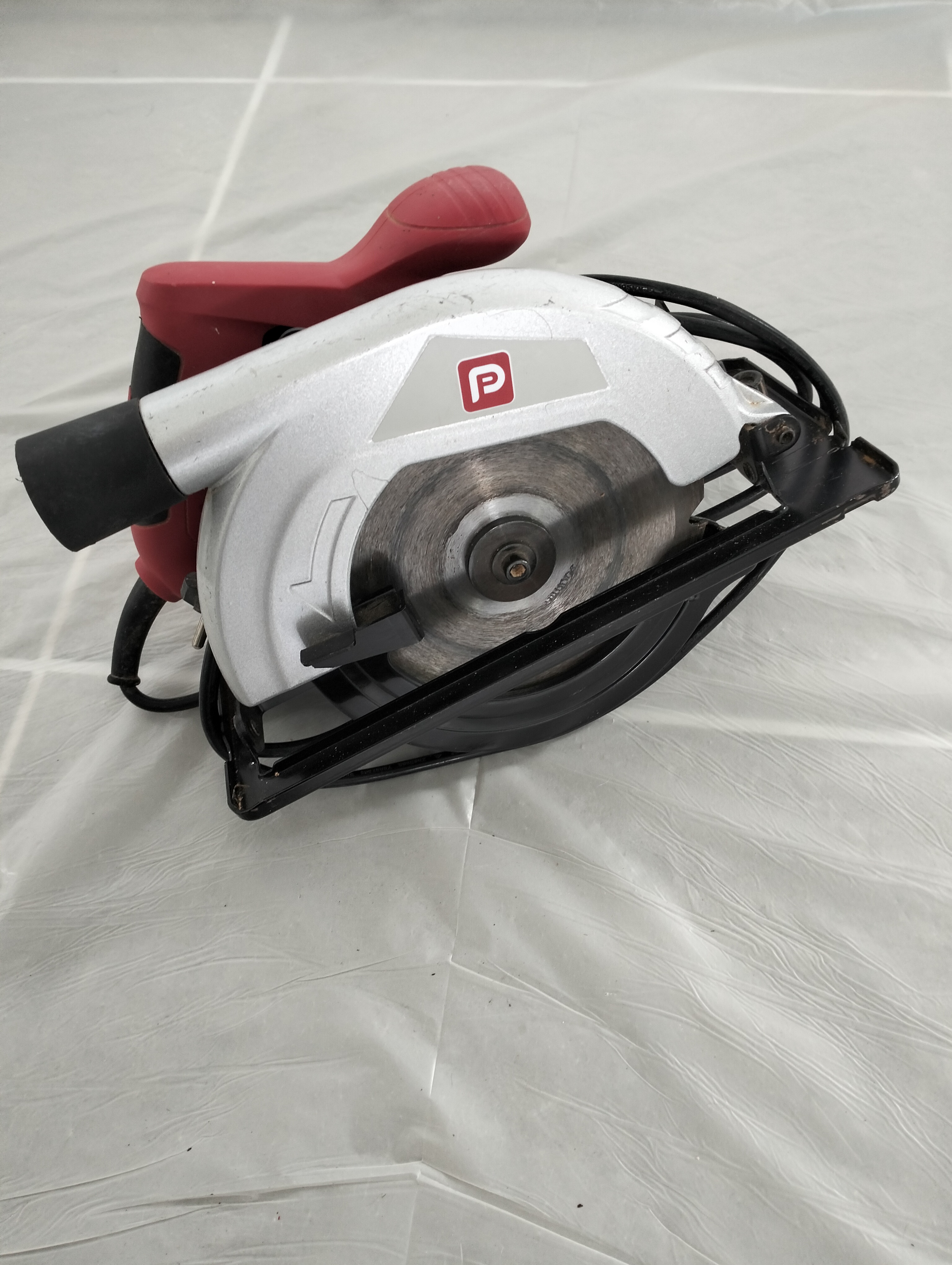 Location scie circulaire 37 entre particuliers