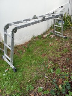 Location : echelle Location : echelle