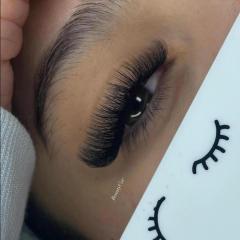 Service : extension de cils Service : extension de cils