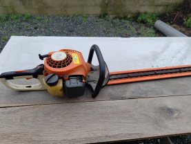 Location : taille haie Location : taille haie