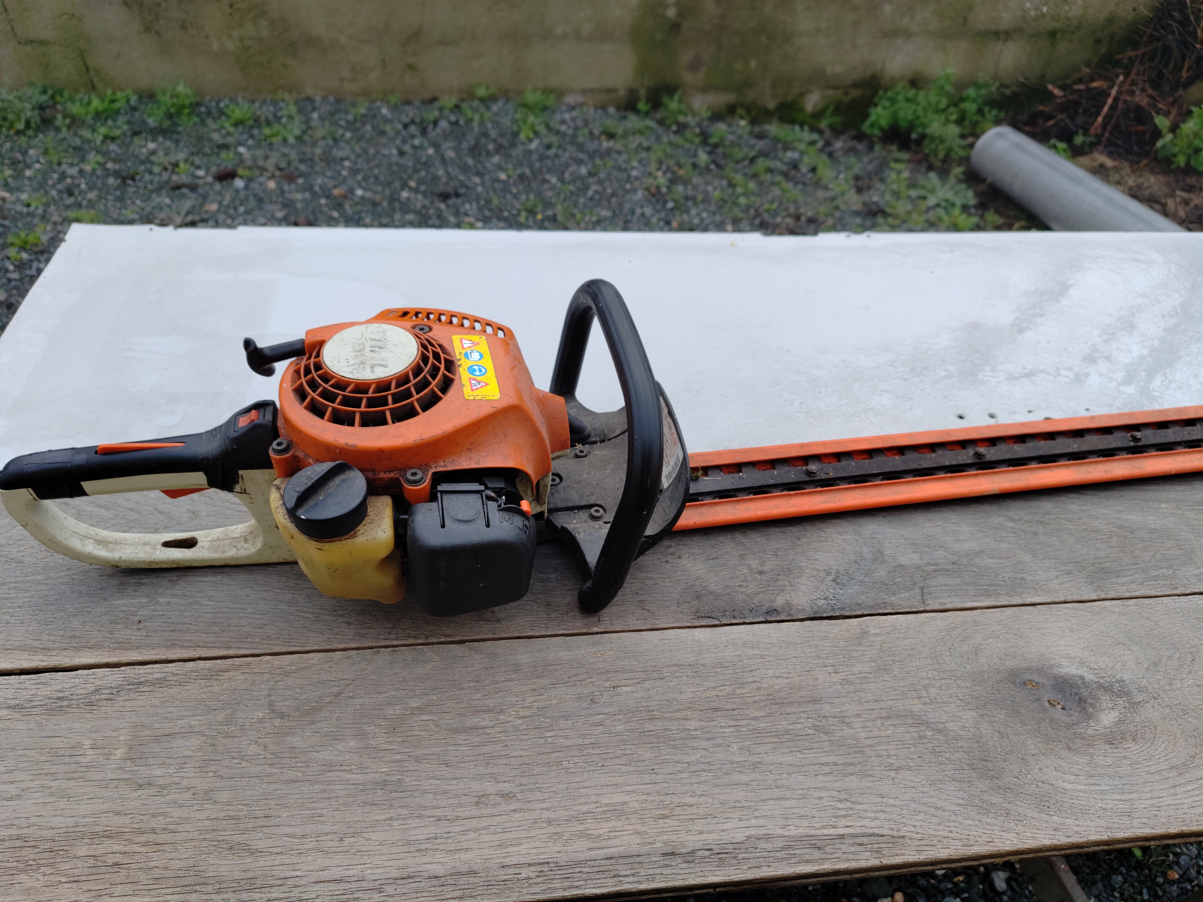 Location taille haie 85 entre particuliers