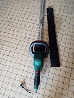 Location : taille haie Location : taille haie