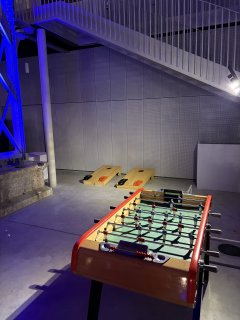 Location : autre Location : autre