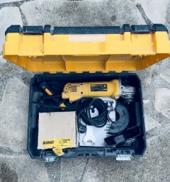 Location : meuleuse Location : meuleuse