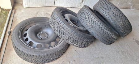 Location : autre Location : autre