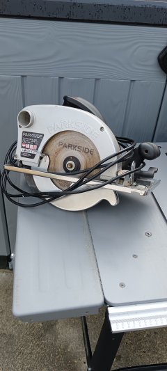 Location : scie circulaire