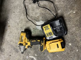 Location : boulonneuse Location : boulonneuse