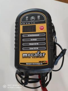 Location : chargeur de batterie Location : chargeur de batterie