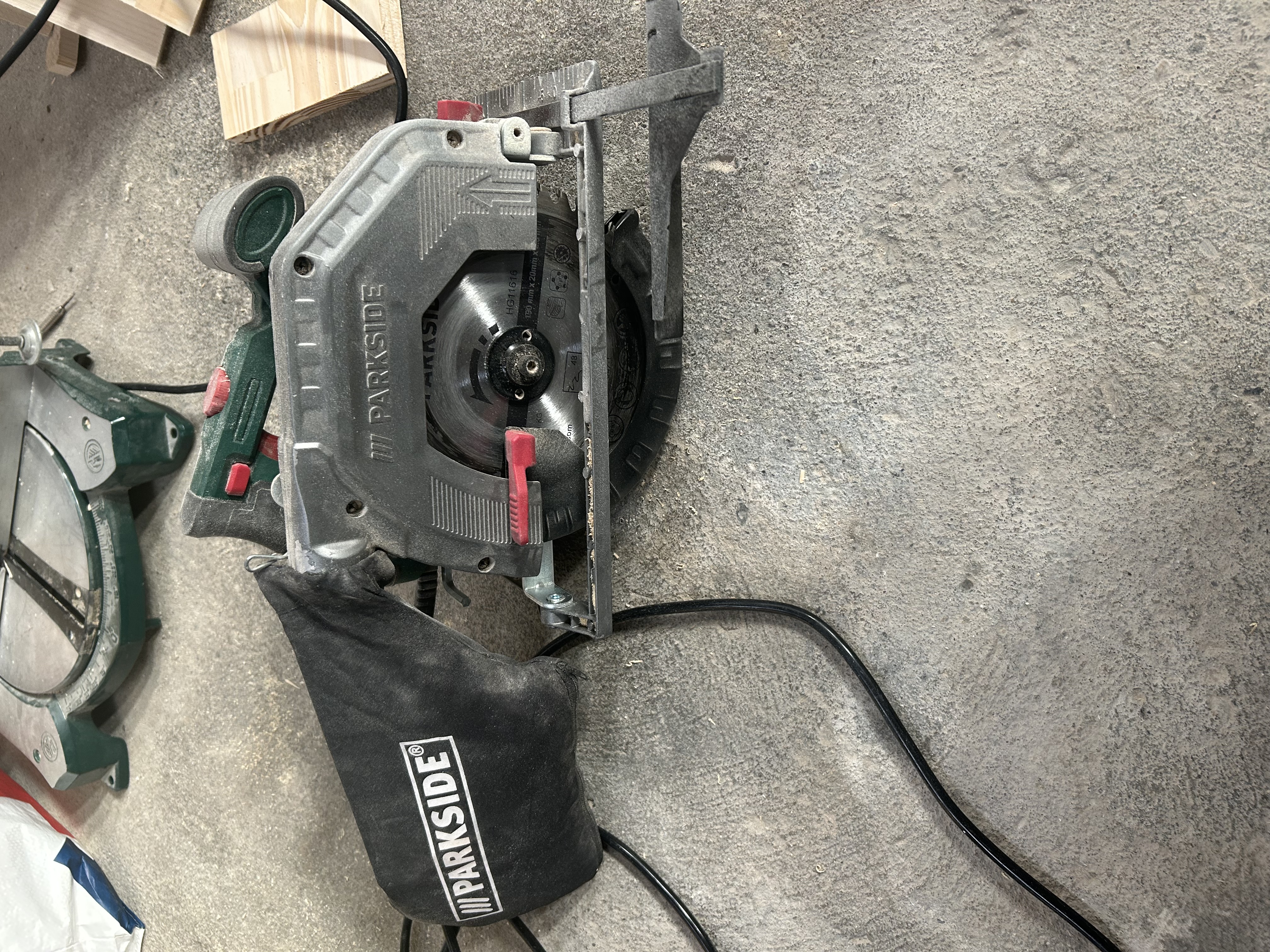 Location scie circulaire 22 entre particuliers