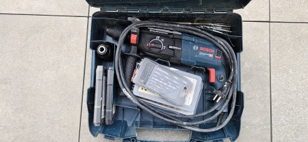 Location : perforateur Location : perforateur