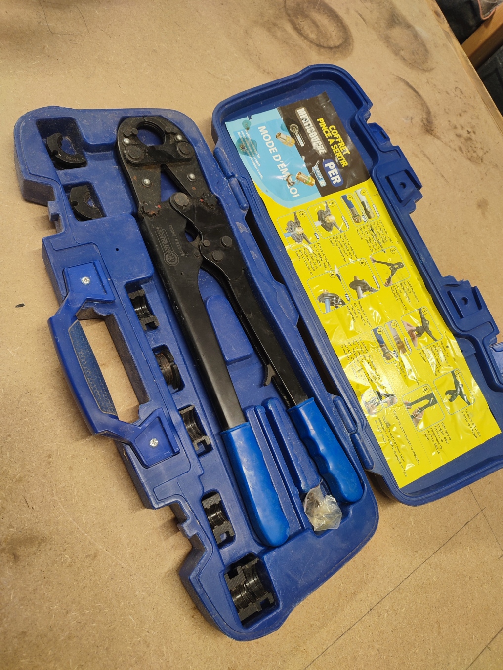 Location pince a sertir 81 entre particuliers