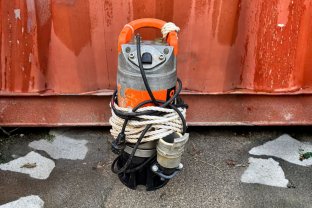 Location : pompe Location : pompe