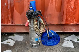 Location : pompe Location : pompe