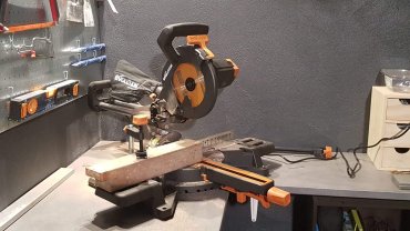 Location : scie a onglet