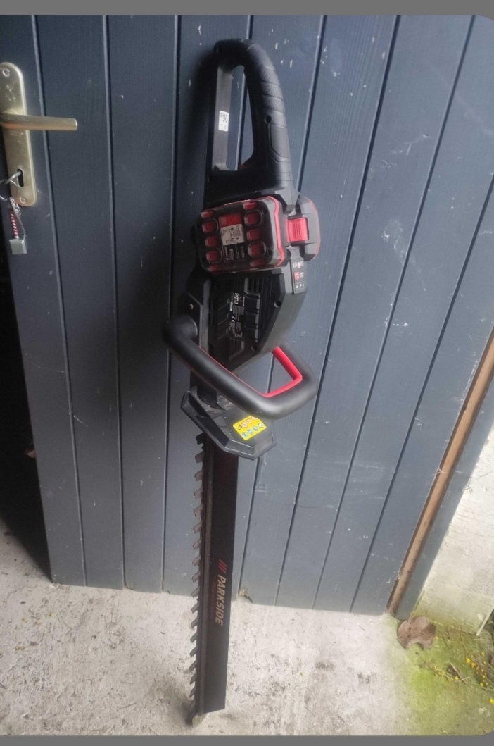 Service taille de haies 17 entre particuliers