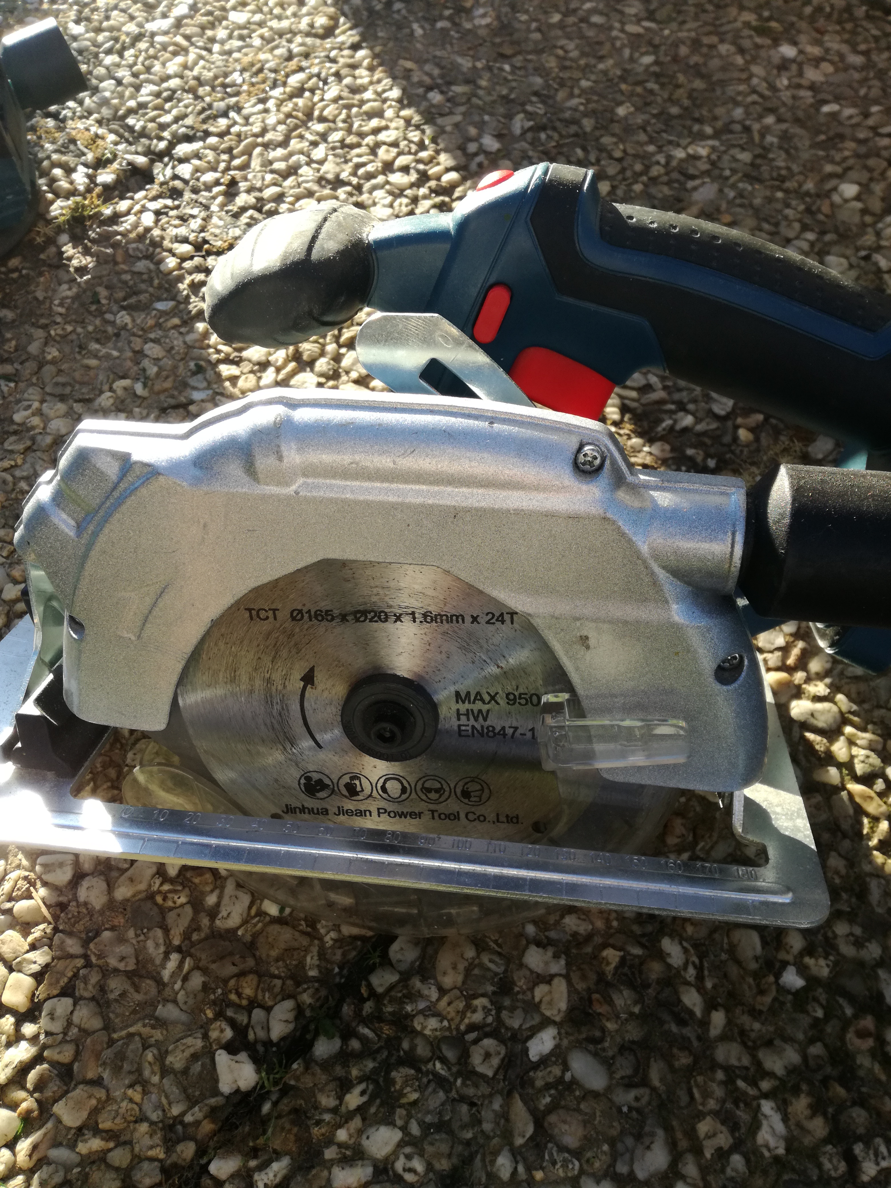 Location scie circulaire 85 entre particuliers