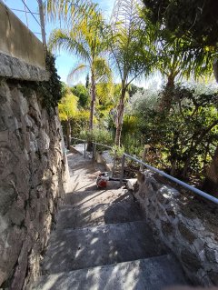 Location : autre Location : autre