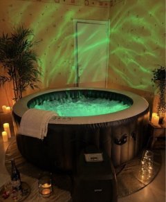 Location : jacuzzi Location : jacuzzi