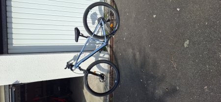 Location : autre Location : autre