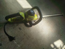 Location : taille haie Location : taille haie