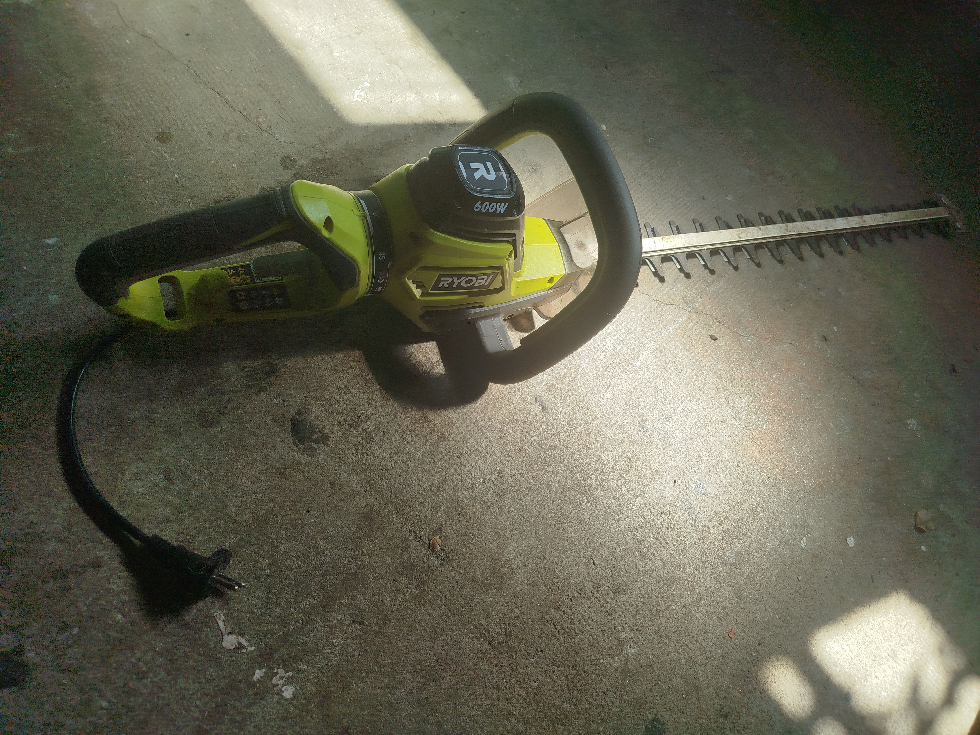 Location taille haie 94 entre particuliers