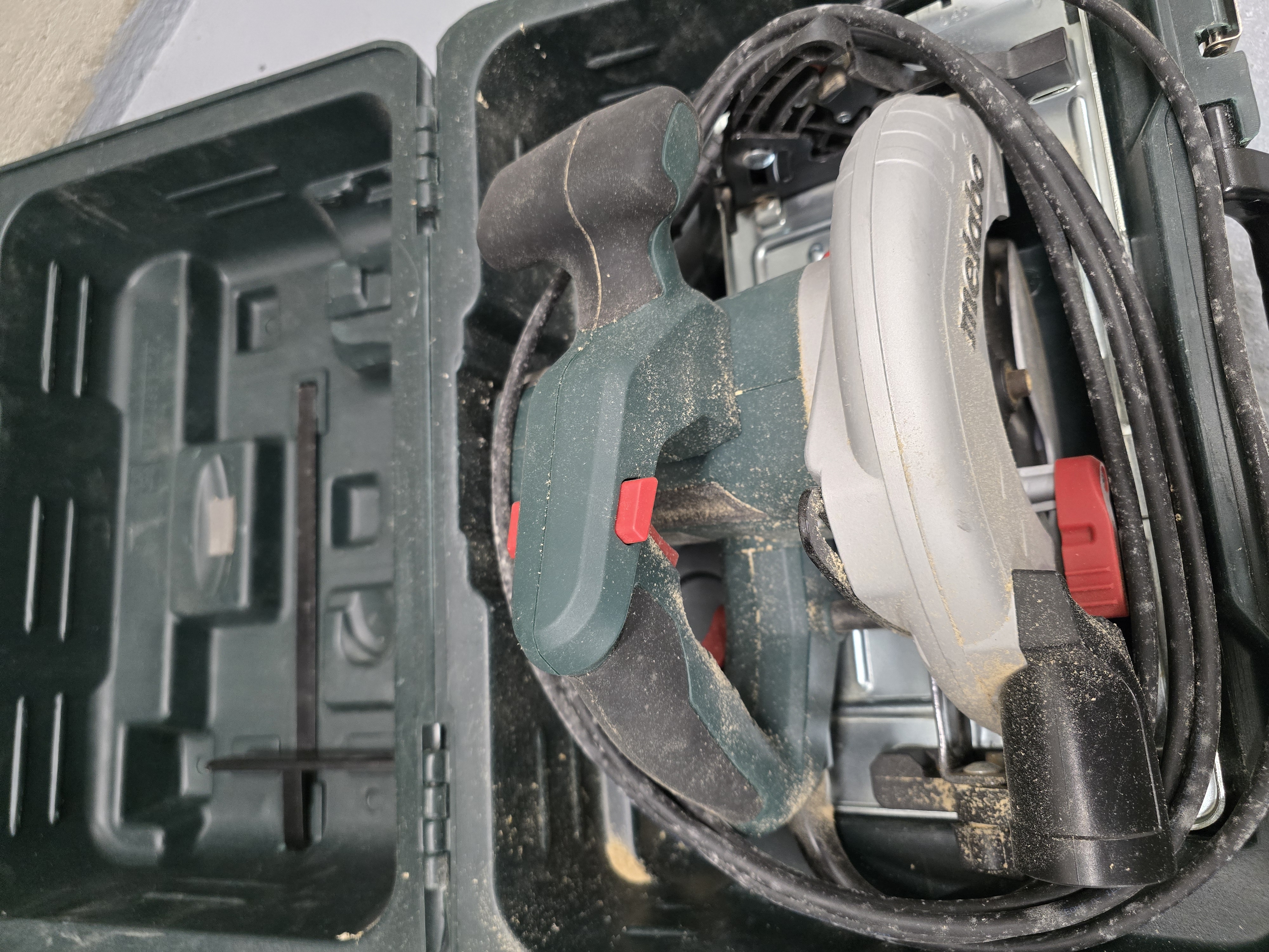 Location scie circulaire 75 entre particuliers