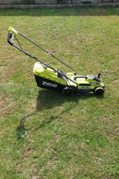 Location : tondeuse Location : tondeuse