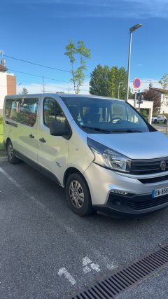 Location : minibus Location : minibus