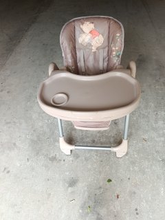 Location : chaise haute Location : chaise haute