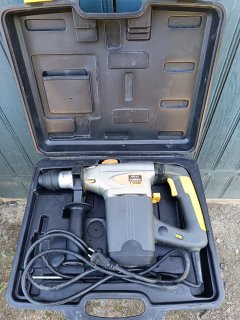 Location : perforateur Location : perforateur