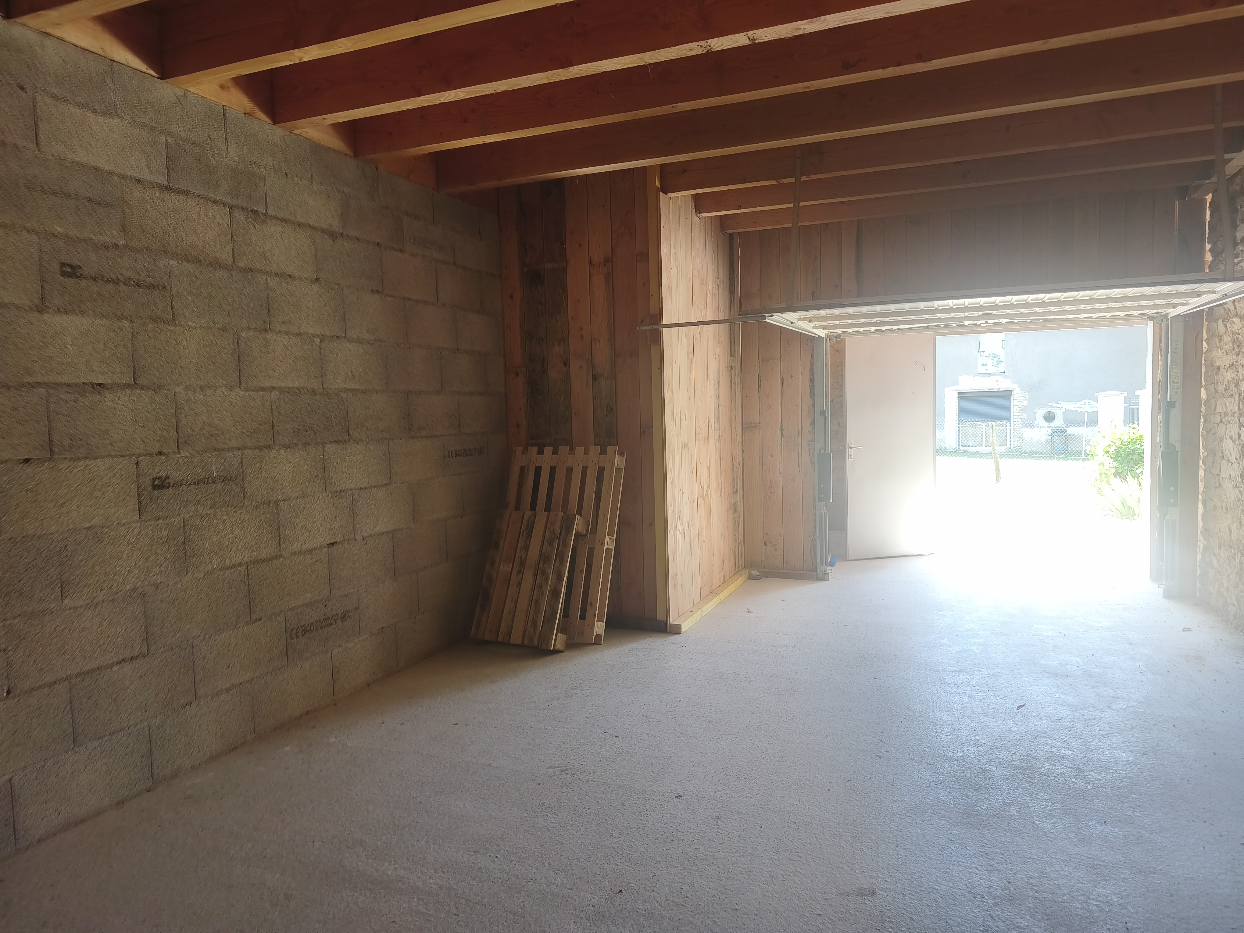 Rental Stockage en box between individuals (86)