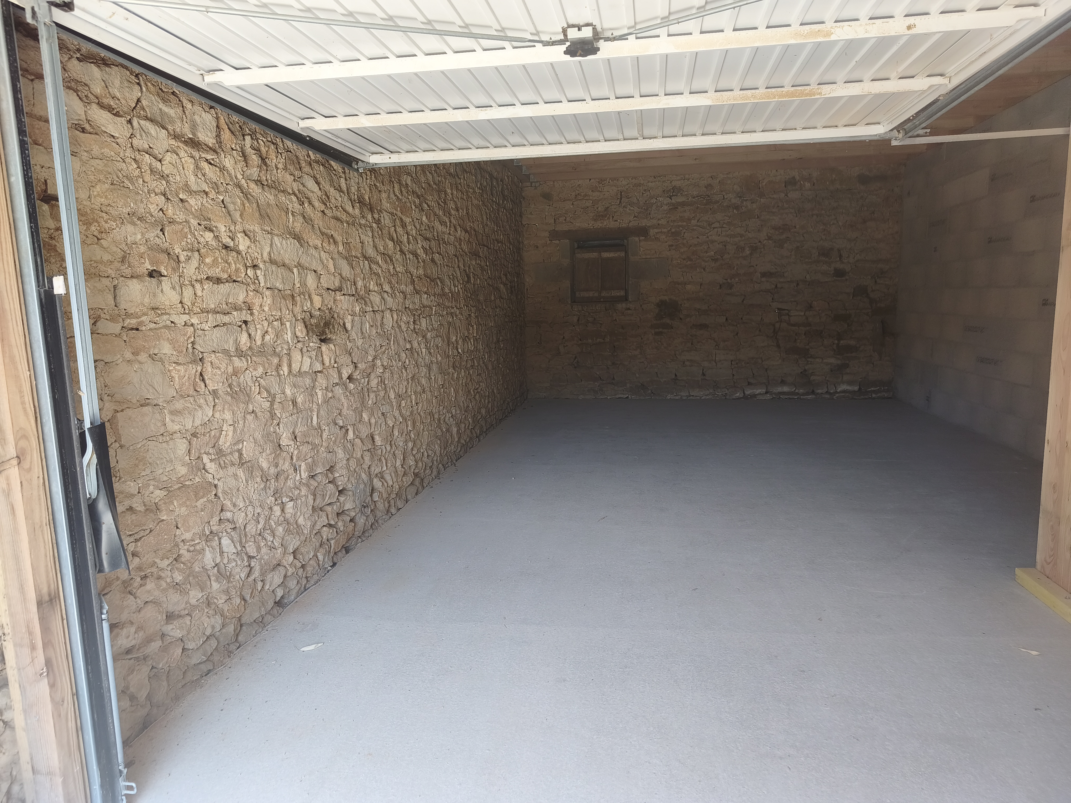 Rental Stockage en box between individuals (86)