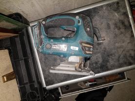 Location : scie sauteuse Location : scie sauteuse