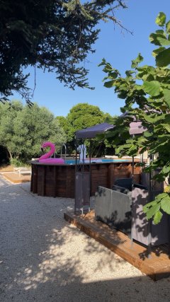 Location : autre Location : autre