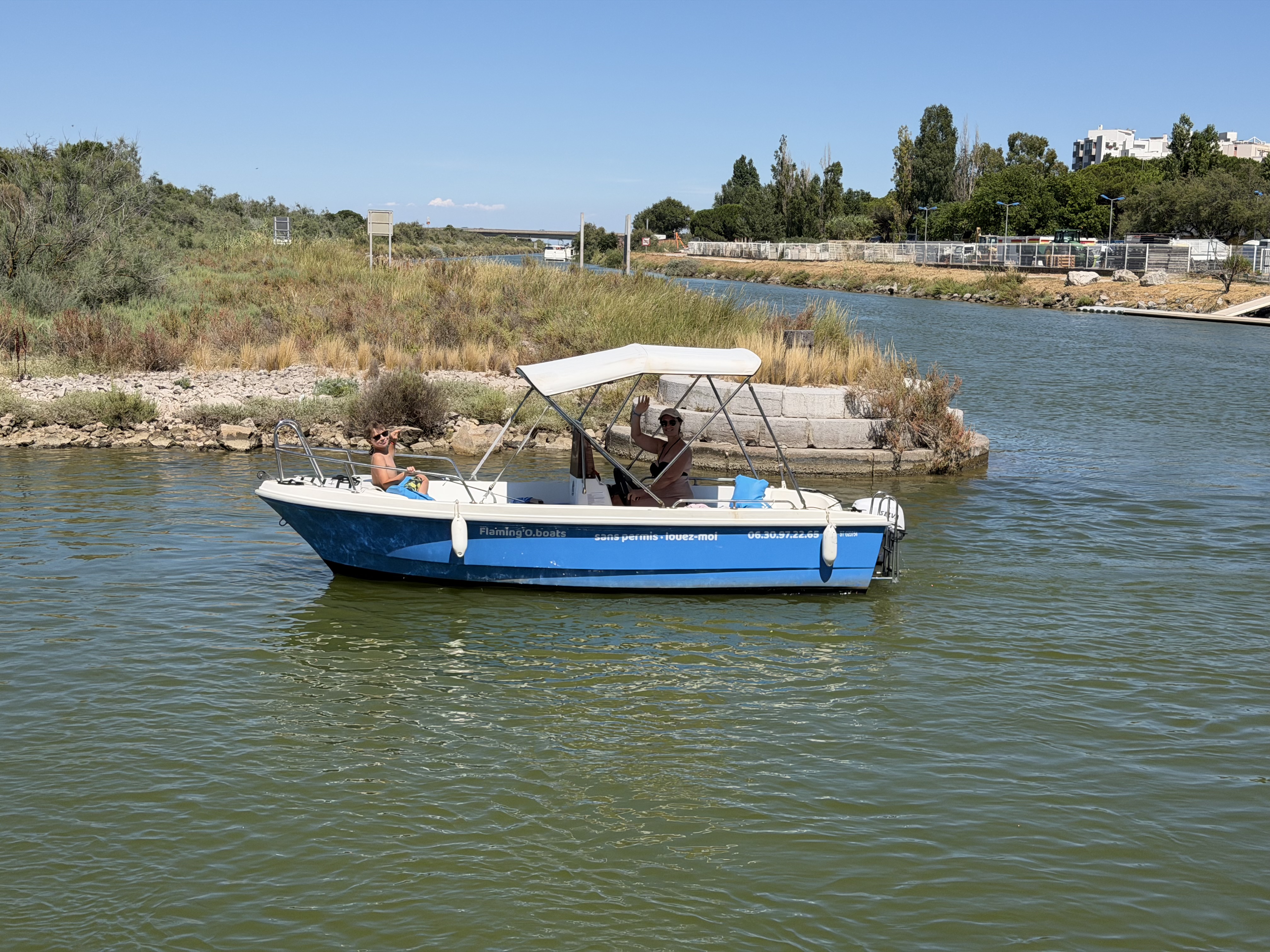 Rental Bateau a moteur between individuals (34)