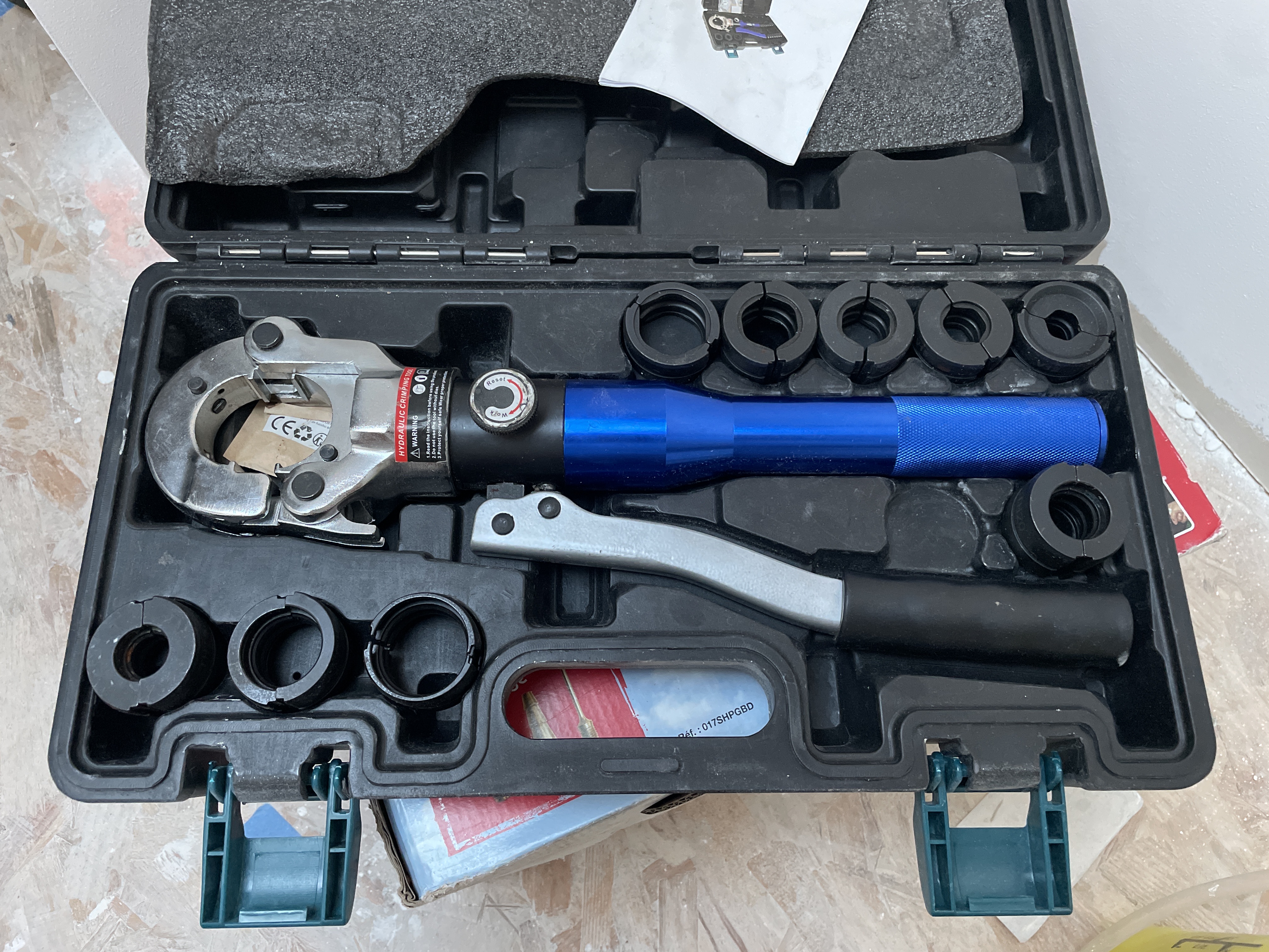 Location pince a sertir 85 entre particuliers