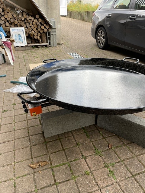 Rental Plat a paella between individuals (49)
