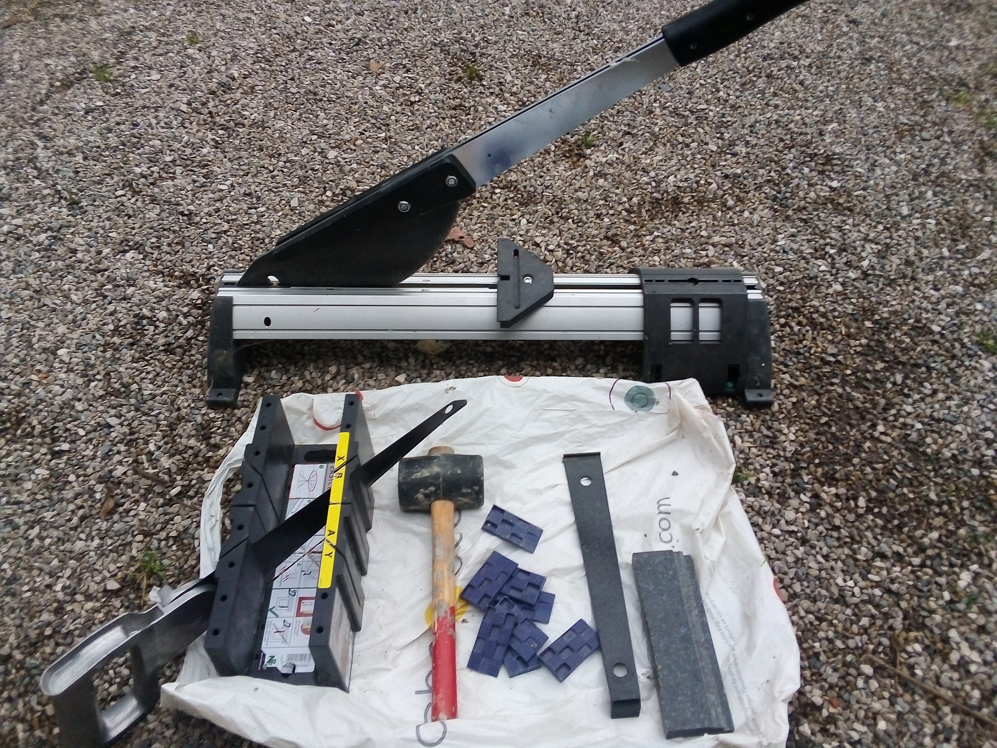 Service pose de parquet 38 entre particuliers