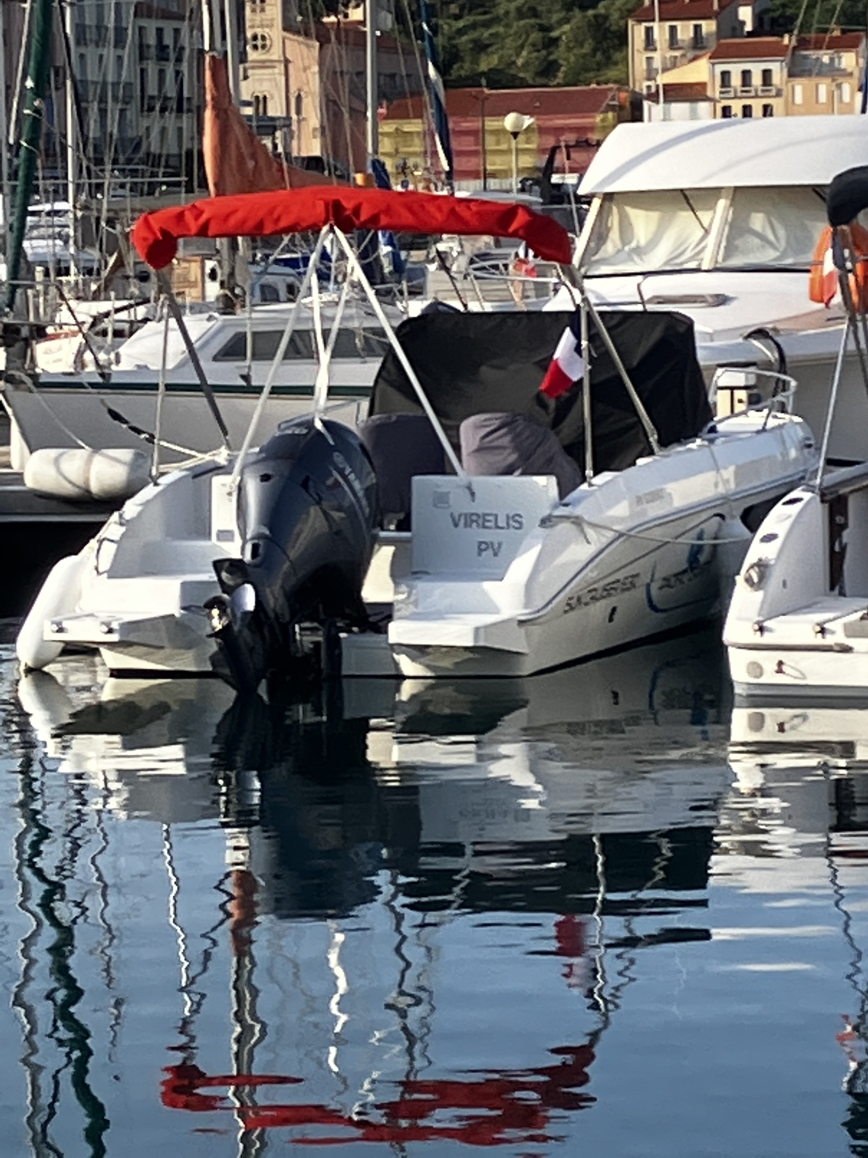 Rental Bateau a moteur between individuals (66)