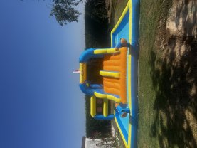 Location garde de chateau gonflable