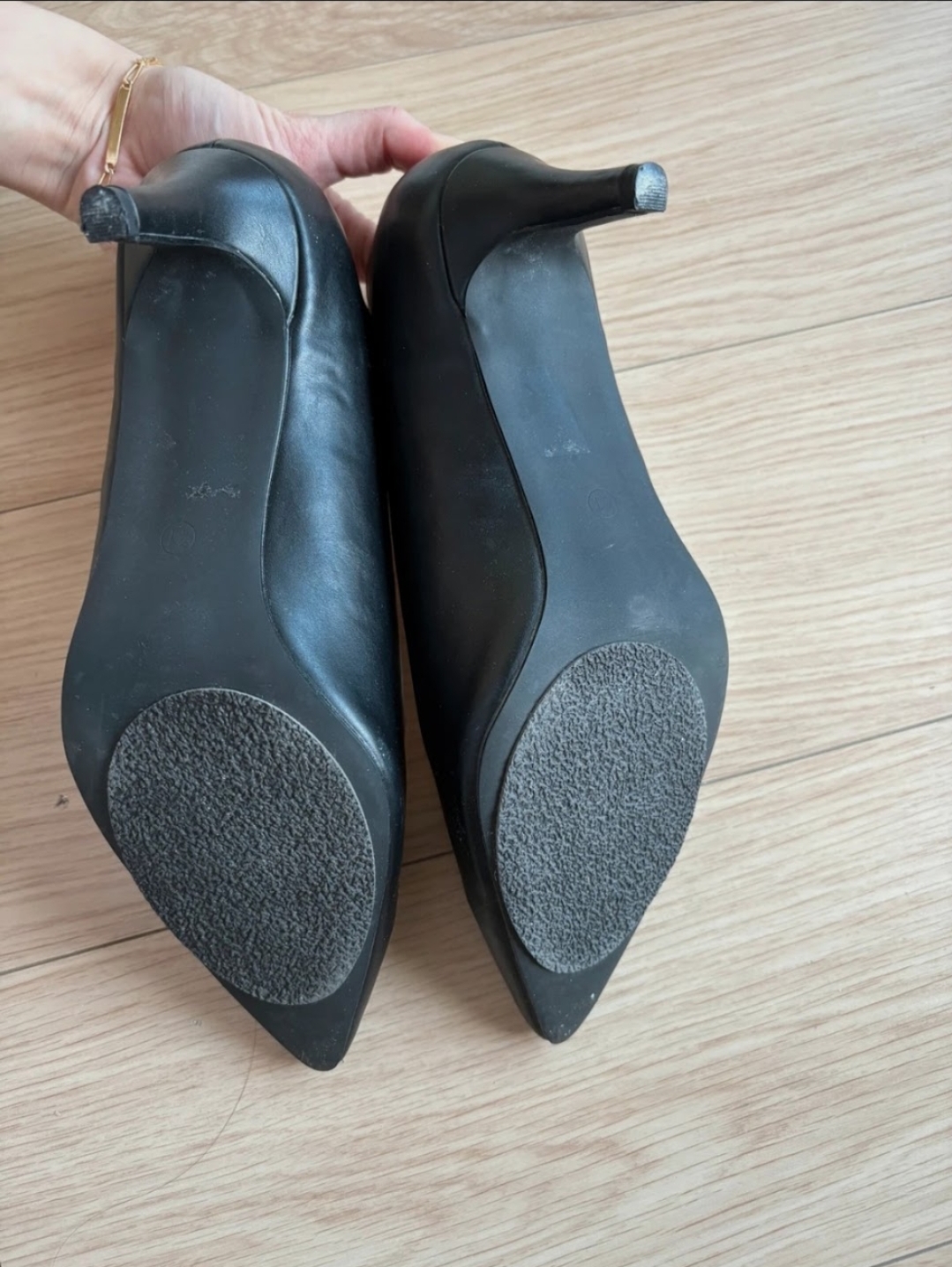 Rental Chaussures between individuals (75)