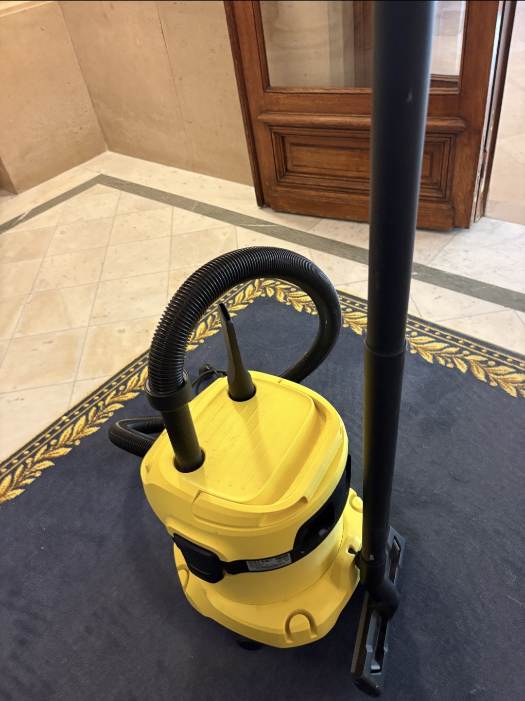 Rental Aspirateur between individuals (75)