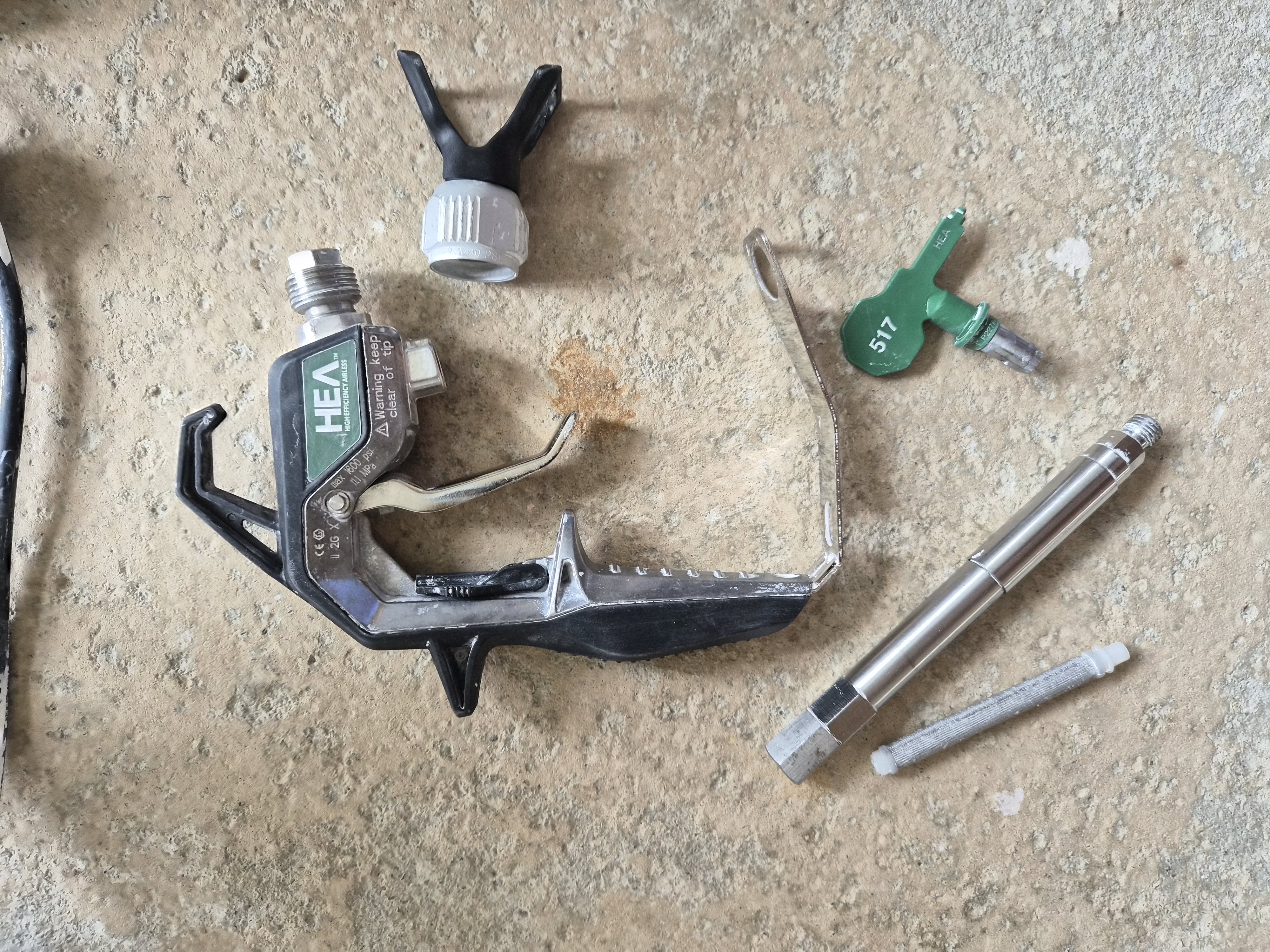 Rental Pistolet a peinture between individuals (85)