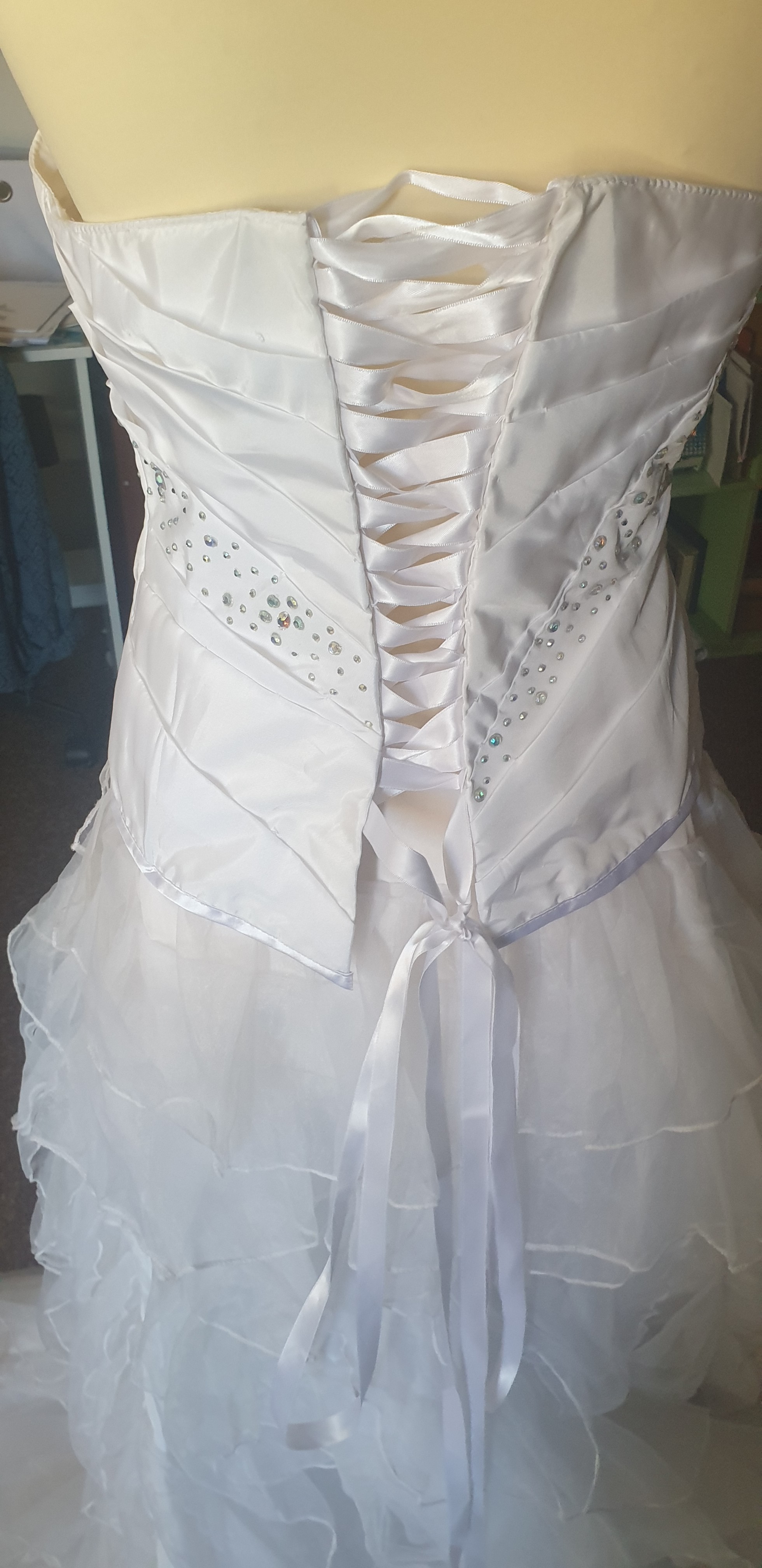 Rental Robe de mariee between individuals (07)