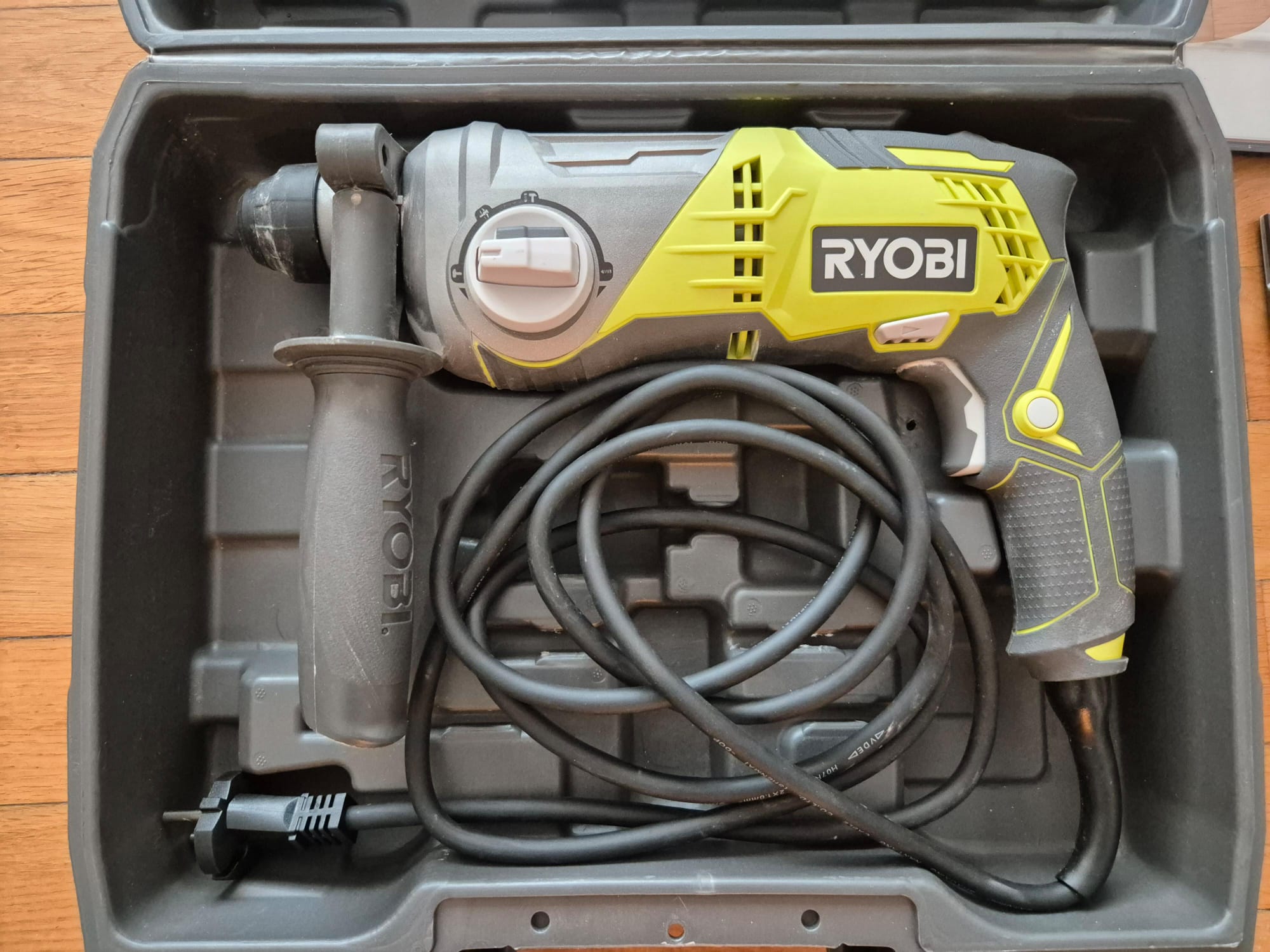 Rental Perforateur between individuals (38)
